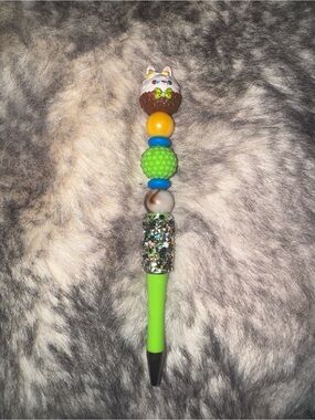 Alice in Wonderland White rabbit Beaded Green Novelty Pen